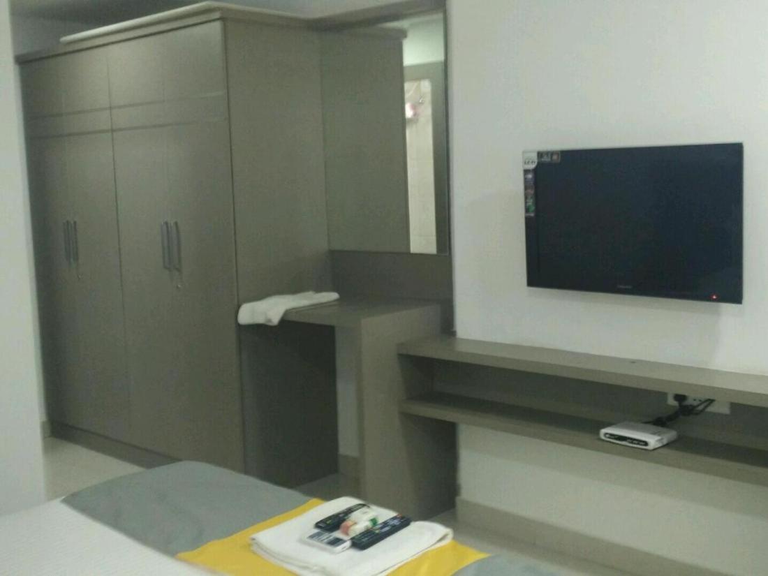 La Riviera Suites Madhapur ไฮเดอราบัด ภายนอก รูปภาพ