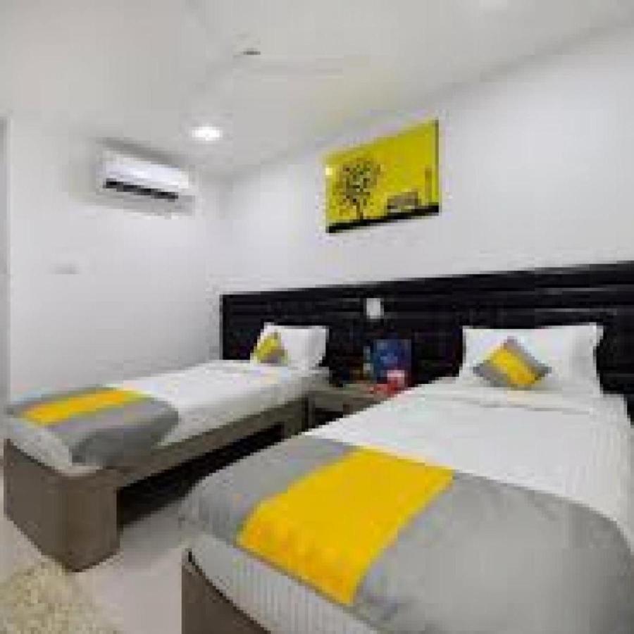 La Riviera Suites Madhapur ไฮเดอราบัด ภายนอก รูปภาพ