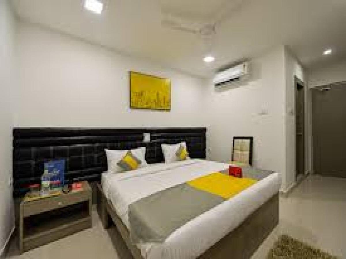 La Riviera Suites Madhapur ไฮเดอราบัด ภายนอก รูปภาพ